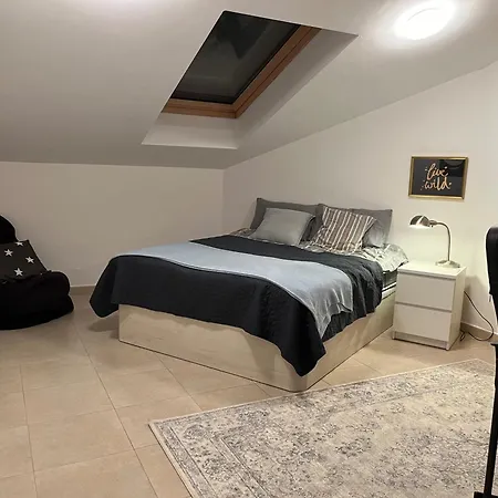 Spacious With 3 Bedrooms Apartment