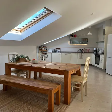 Spacious With 3 Bedrooms Apartment